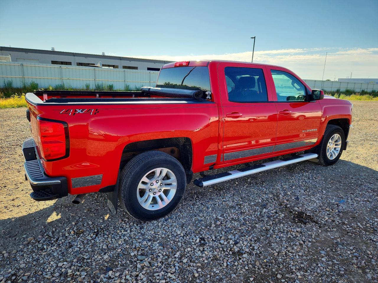2018 CHEVROLET SILVERADO K1500 LT — Фото 3 из 12