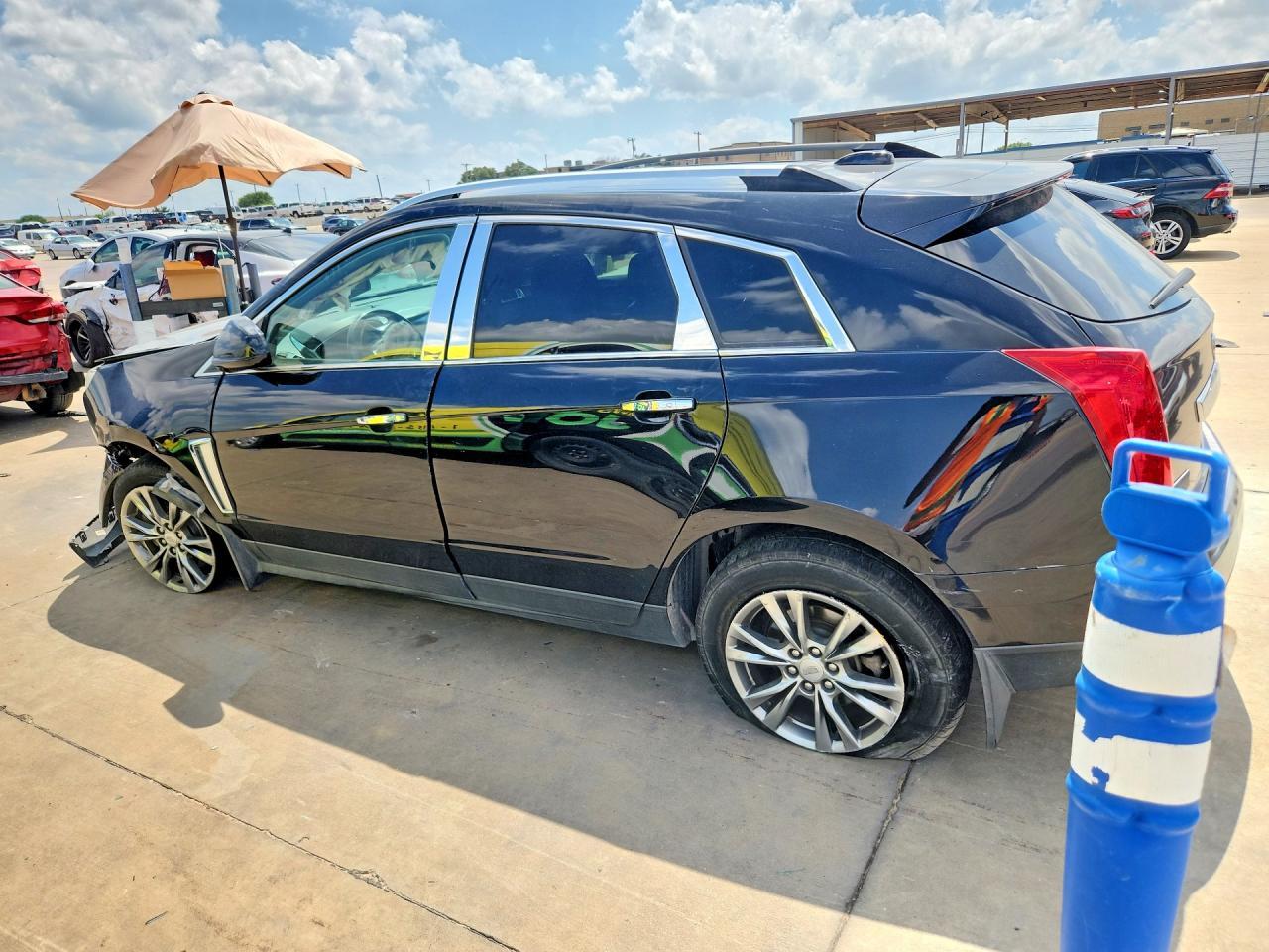 2015 CADILLAC SRX — Фото 2 из 13