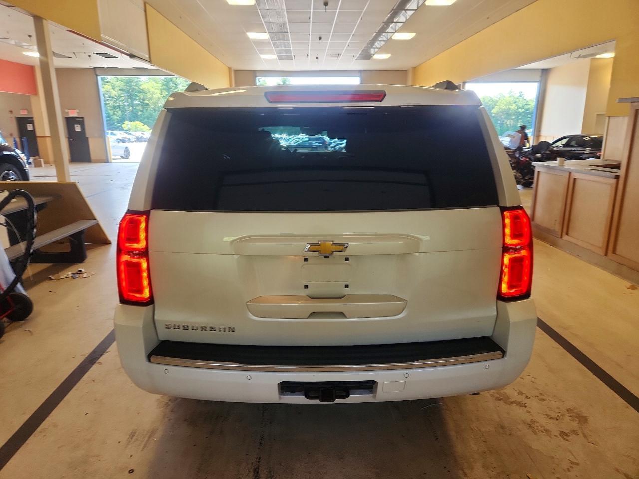 2015 CHEVROLET SUBURBAN K1500 LTZ — Фото 6 из 13