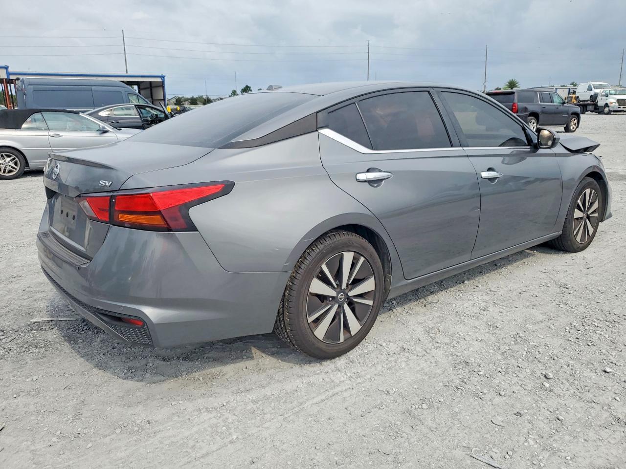 2022 NISSAN ALTIMA SV — Фото 3 из 12