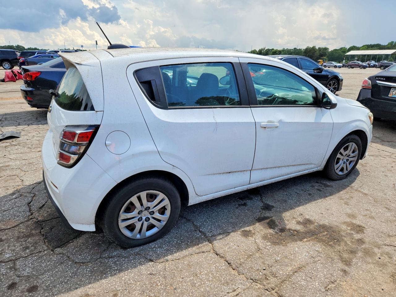 2018 CHEVROLET SONIC — Фото 3 из 12