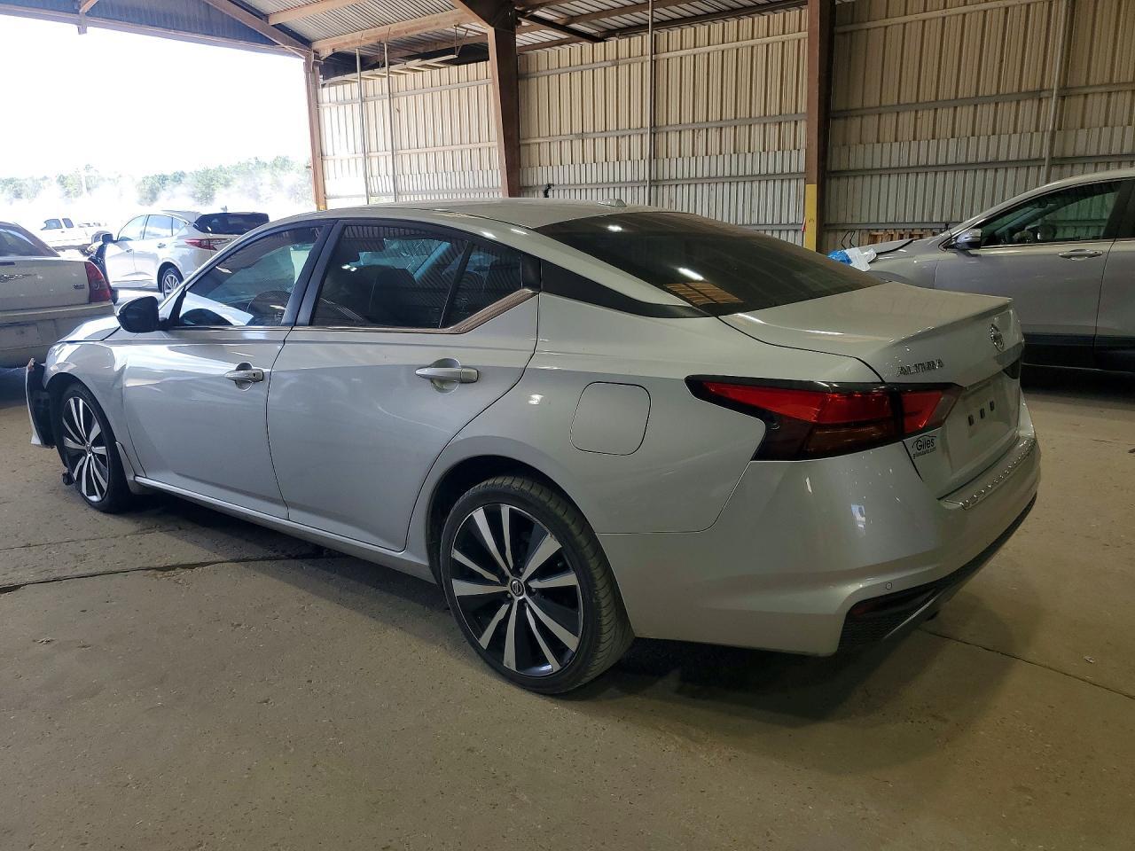 2022 NISSAN ALTIMA SR — Фото 2 из 12