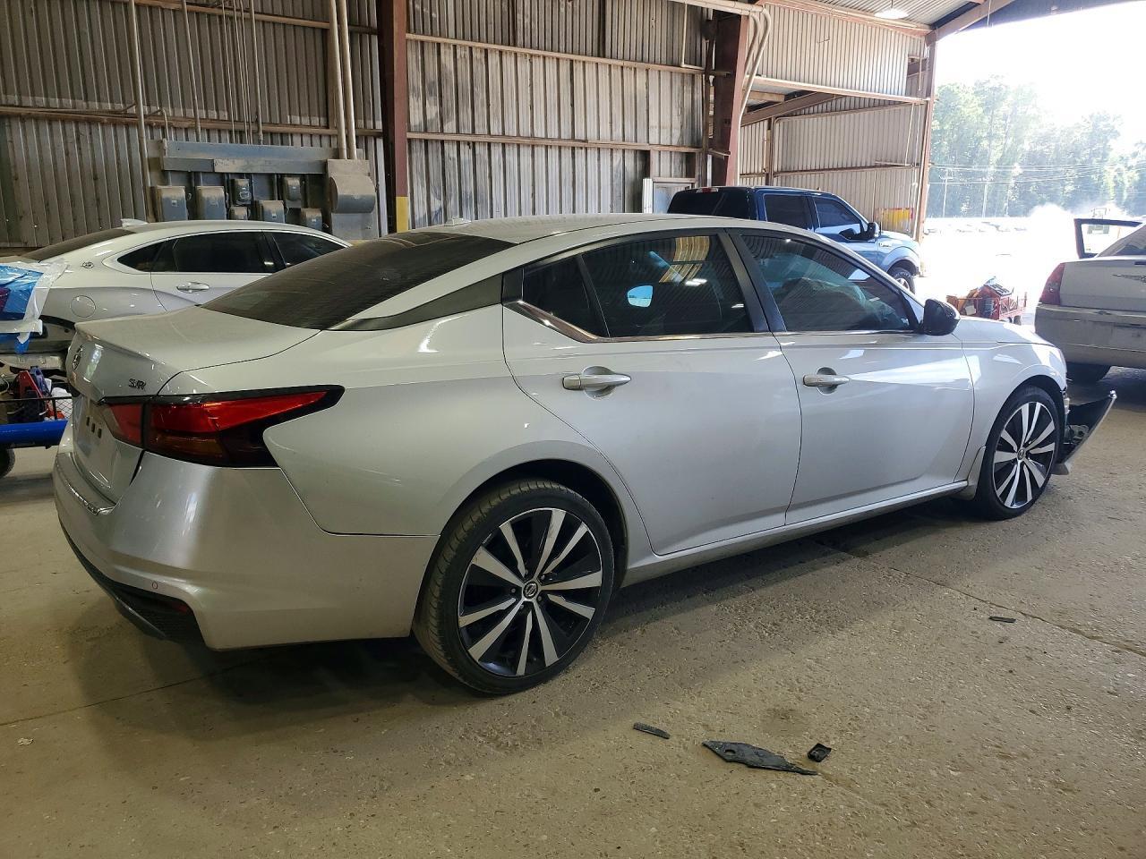 2022 NISSAN ALTIMA SR — Фото 3 из 12