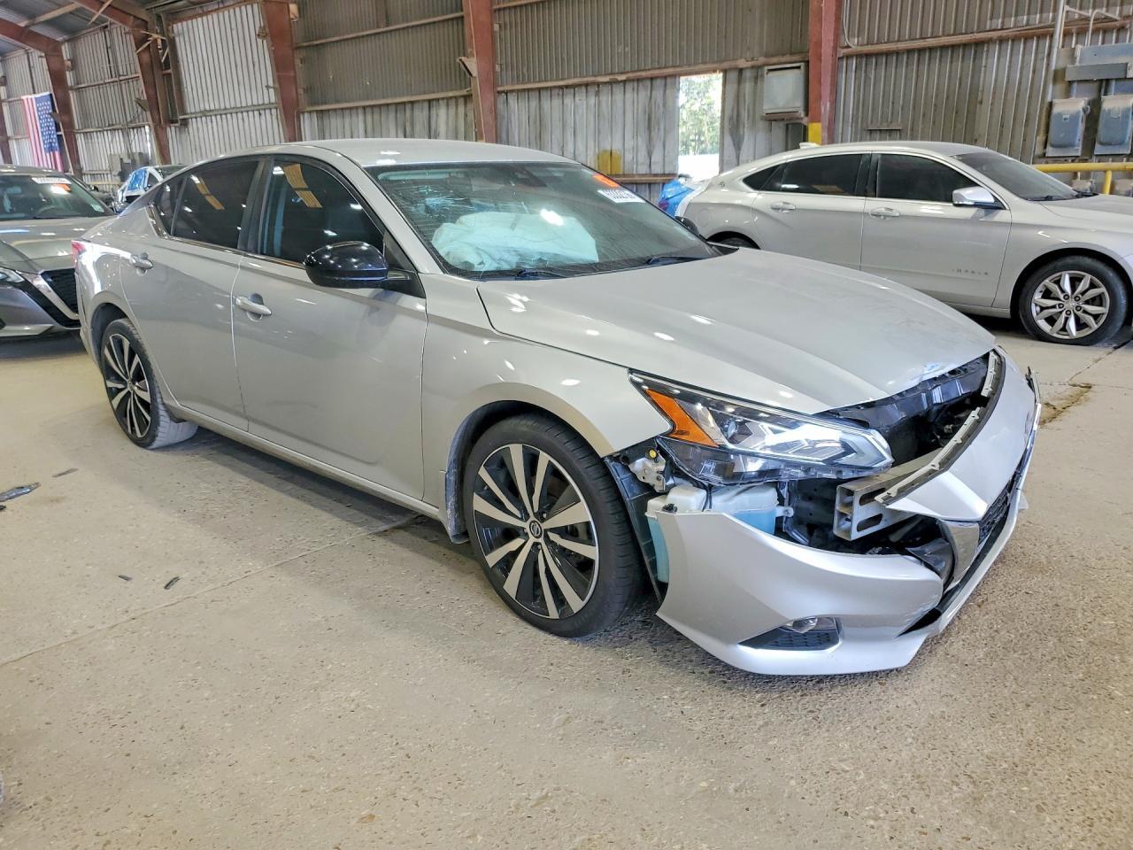 2022 NISSAN ALTIMA SR — Фото 4 из 12