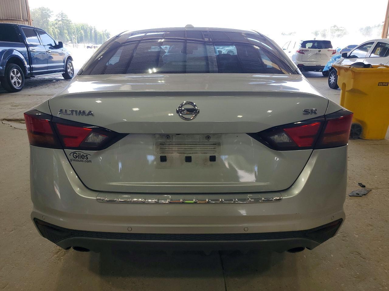 2022 NISSAN ALTIMA SR — Фото 6 из 12