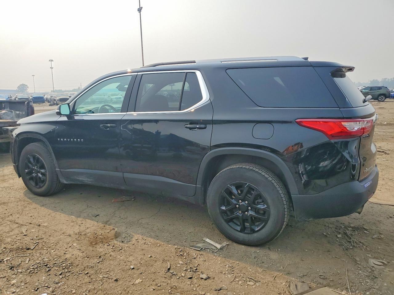 1GNERGKW1JJ233507 2018 CHEVROLET TRAVERSE photo no. 2