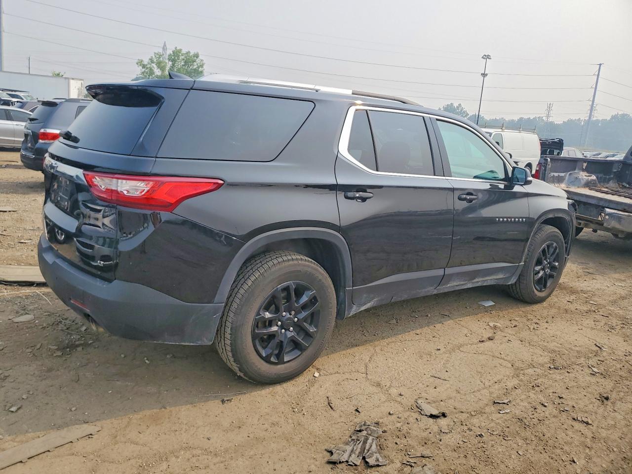 1GNERGKW1JJ233507 2018 CHEVROLET TRAVERSE photo no. 3