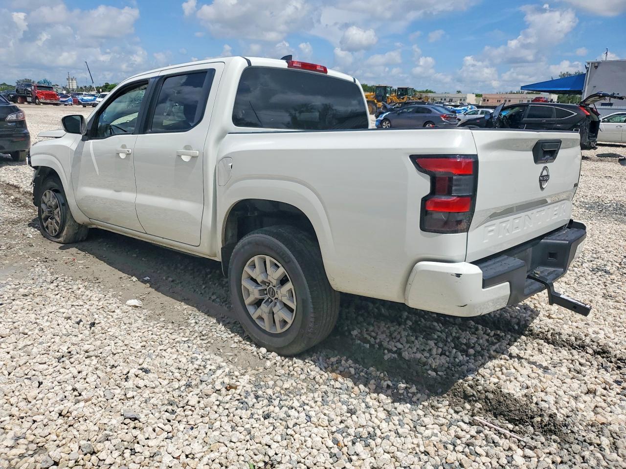 2022 NISSAN FRONTIER SV — Фото 2 из 13