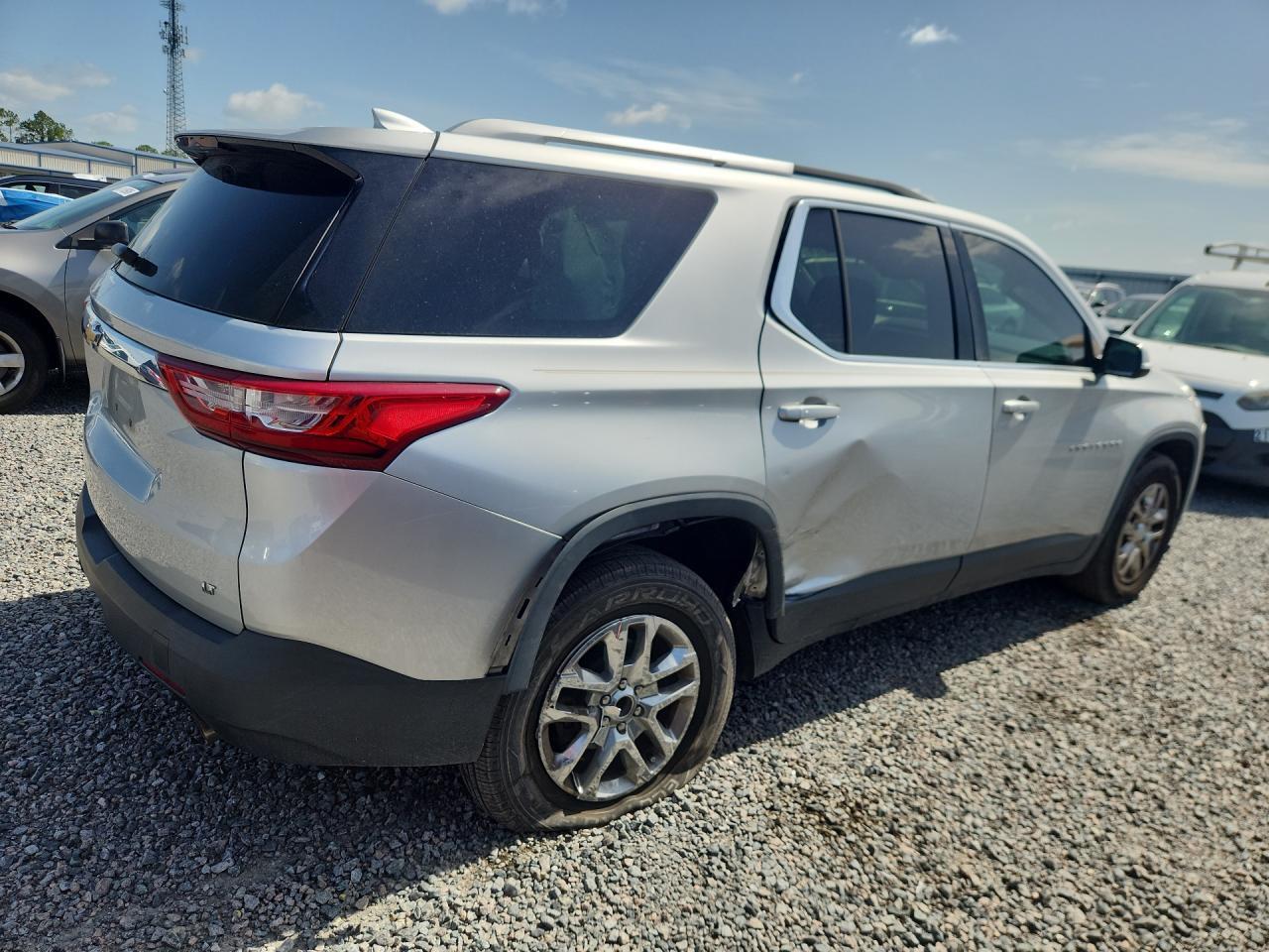 2018 CHEVROLET TRAVERSE LT — Фото 3 из 13