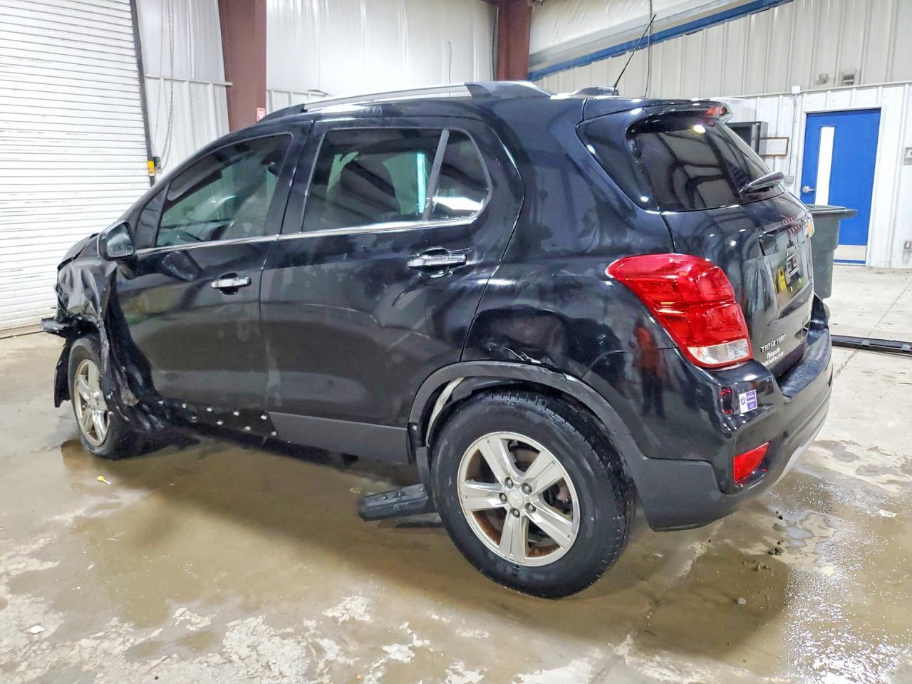 3GNCJPSB8JL257176 2018 CHEVROLET TRAX photo no. 2