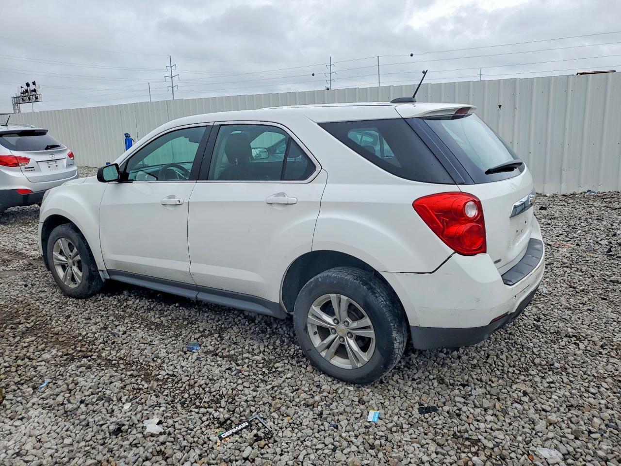 2GNFLEEK1F6200112 2015 CHEVROLET EQUINOX photo no. 2