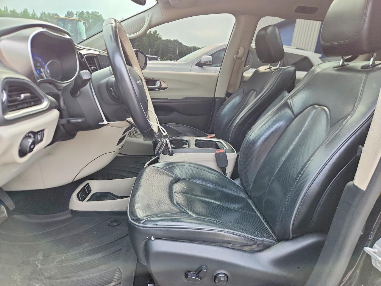2018 CHRYSLER PACIFICA LIMITED — Фото 7 из 13