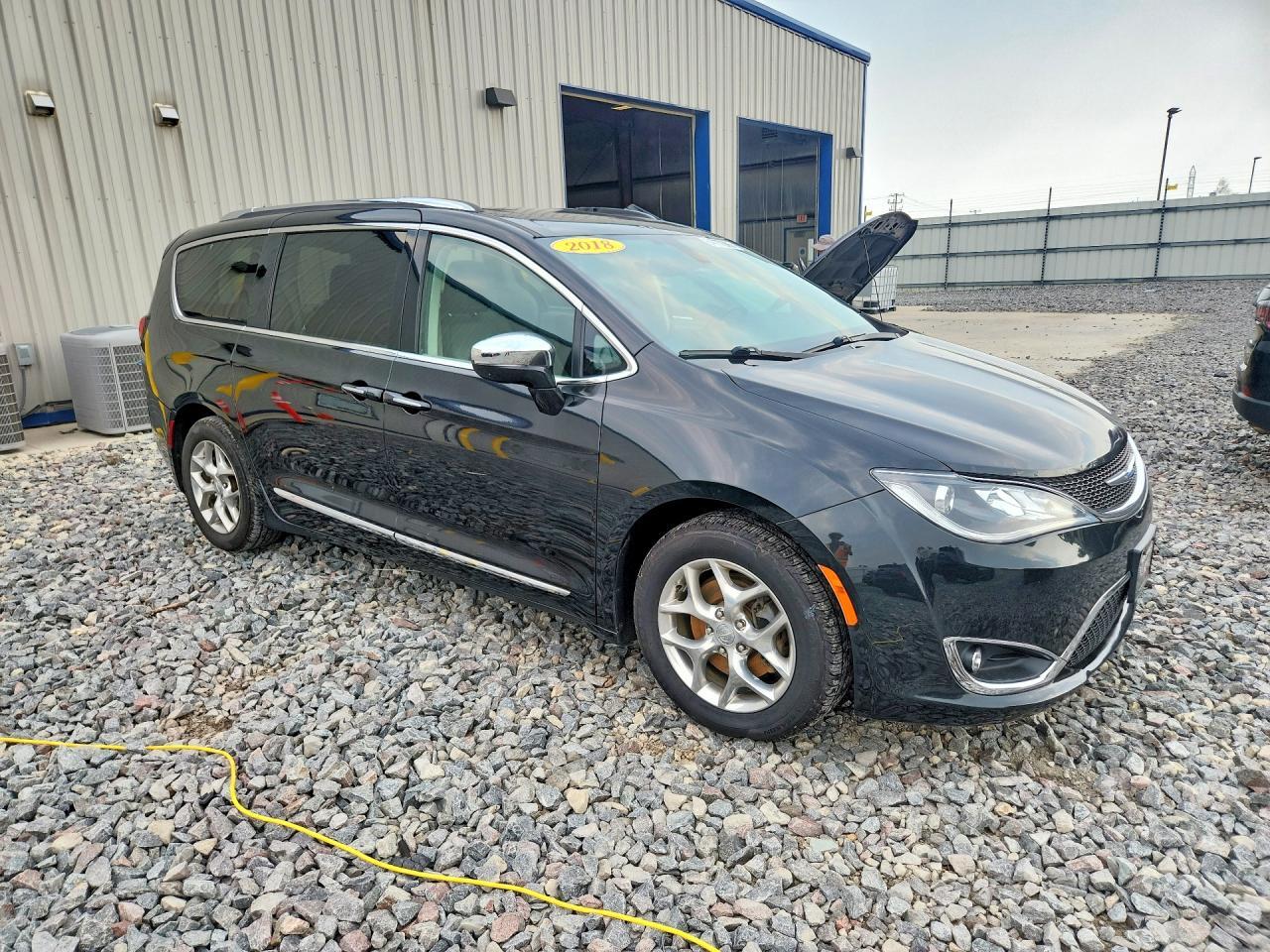 2018 CHRYSLER PACIFICA LIMITED — Фото 4 из 13