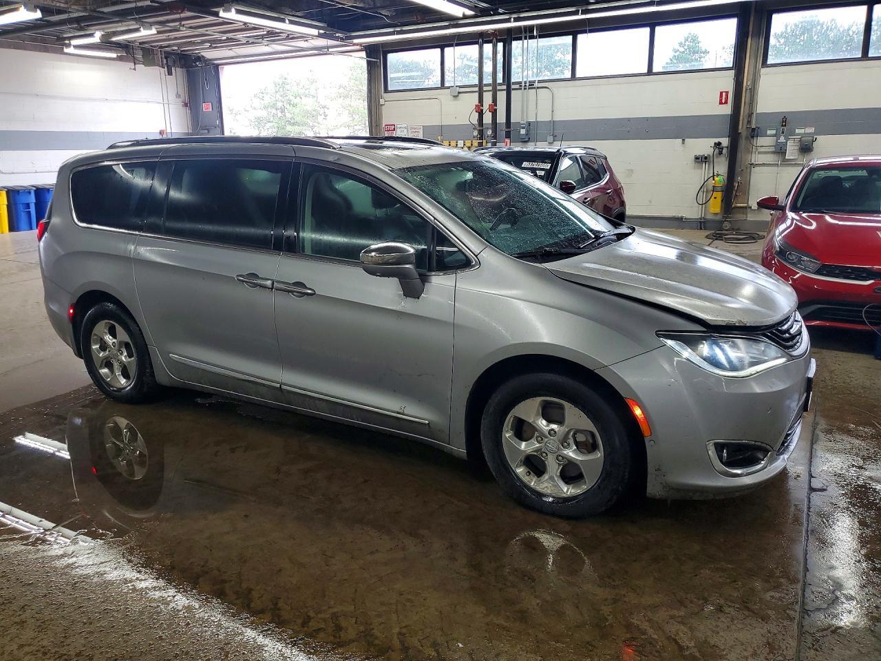 2018 CHRYSLER PACIFICA HYBRID LIMITED — Фото 4 из 13