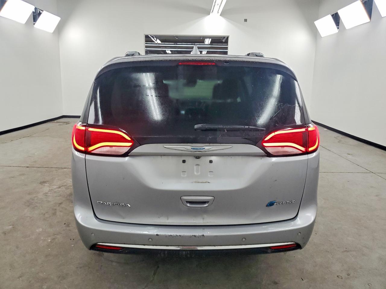 2018 CHRYSLER PACIFICA HYBRID LIMITED — Фото 6 из 13