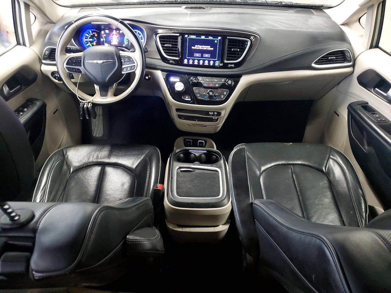 2018 CHRYSLER PACIFICA HYBRID LIMITED — Фото 8 из 13