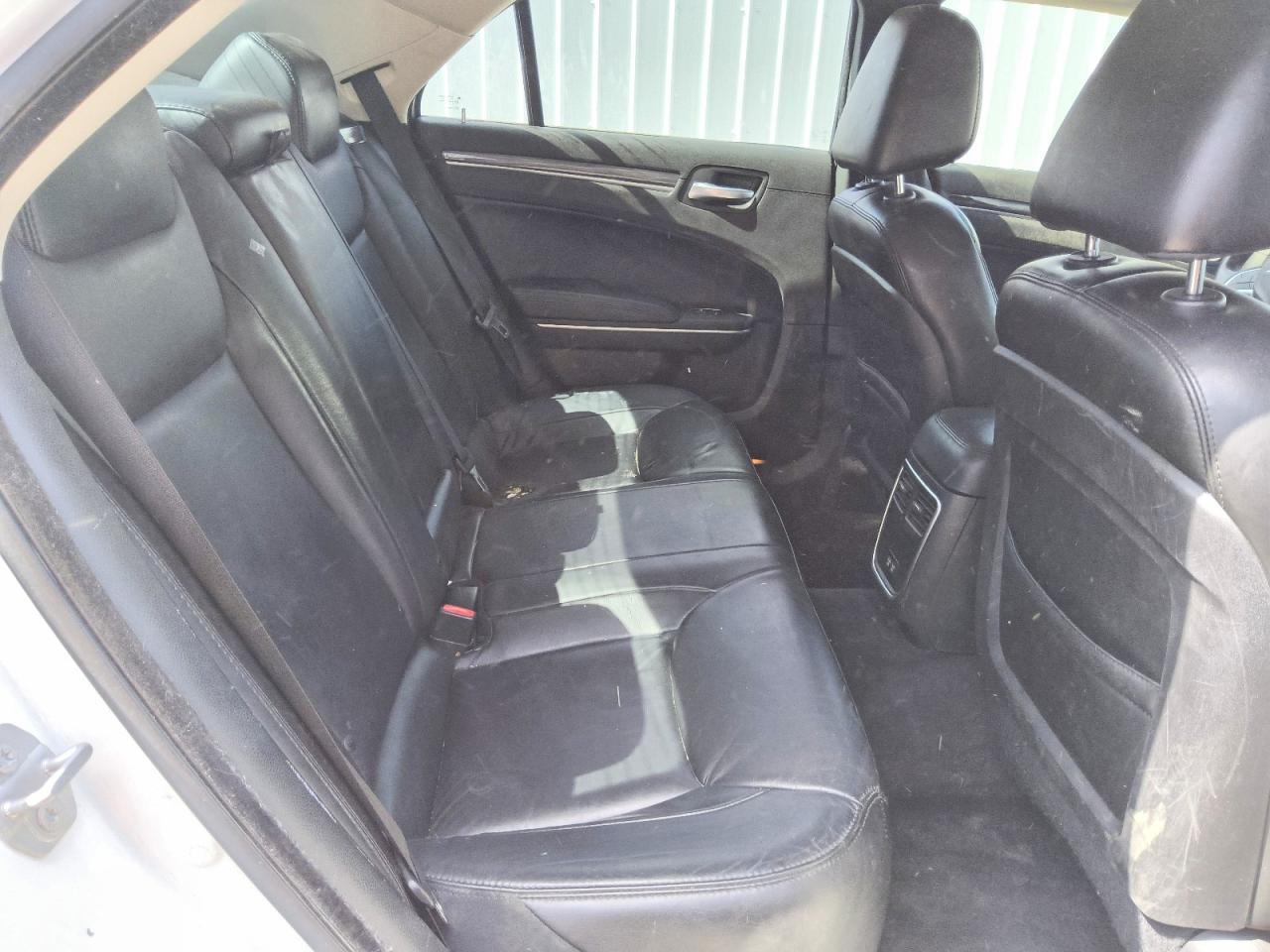 2C3CCAAG6JH314159 2018 CHRYSLER 300 photo no. 10