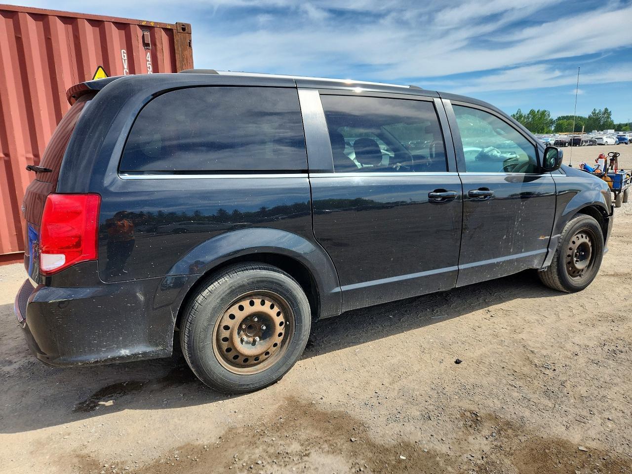 2018 DODGE GRAND CARAVAN SE — Фото 3 из 13