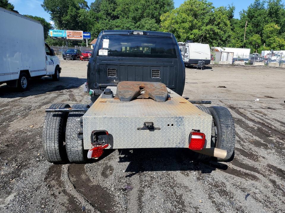 2022 RAM 3500 TRADESMAN — Фото 6 из 12