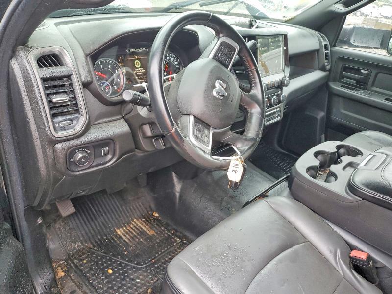 2022 RAM 3500 TRADESMAN — Фото 8 из 12
