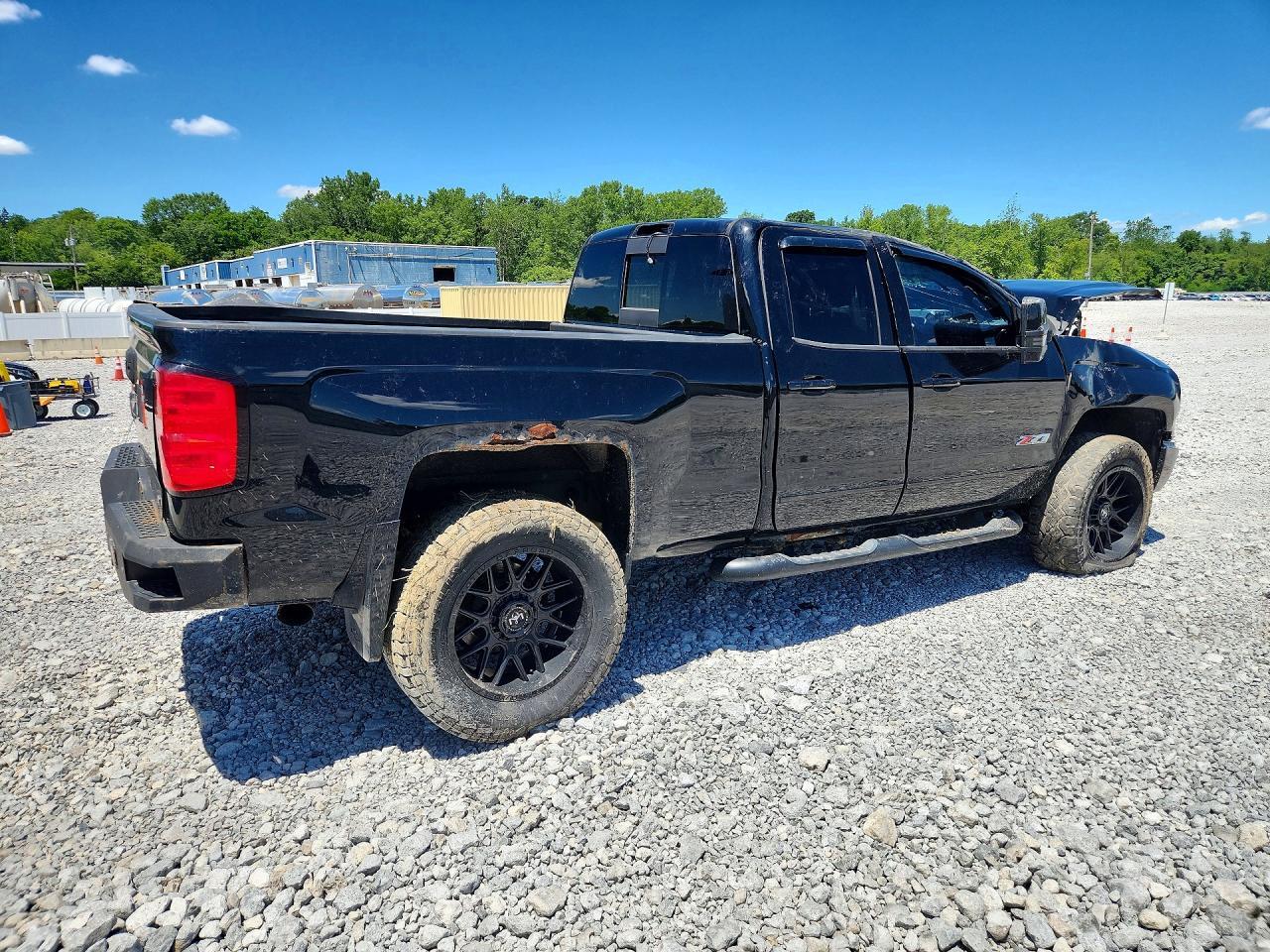 2015 CHEVROLET SILVERADO K1500 LT — Фото 3 из 13