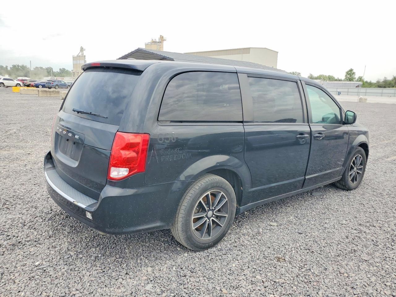 2018 DODGE GRAND CARAVAN GT — Фото 3 из 13