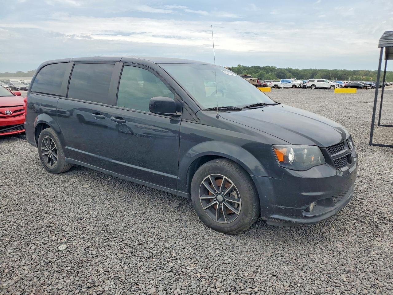 2018 DODGE GRAND CARAVAN GT — Фото 4 из 13
