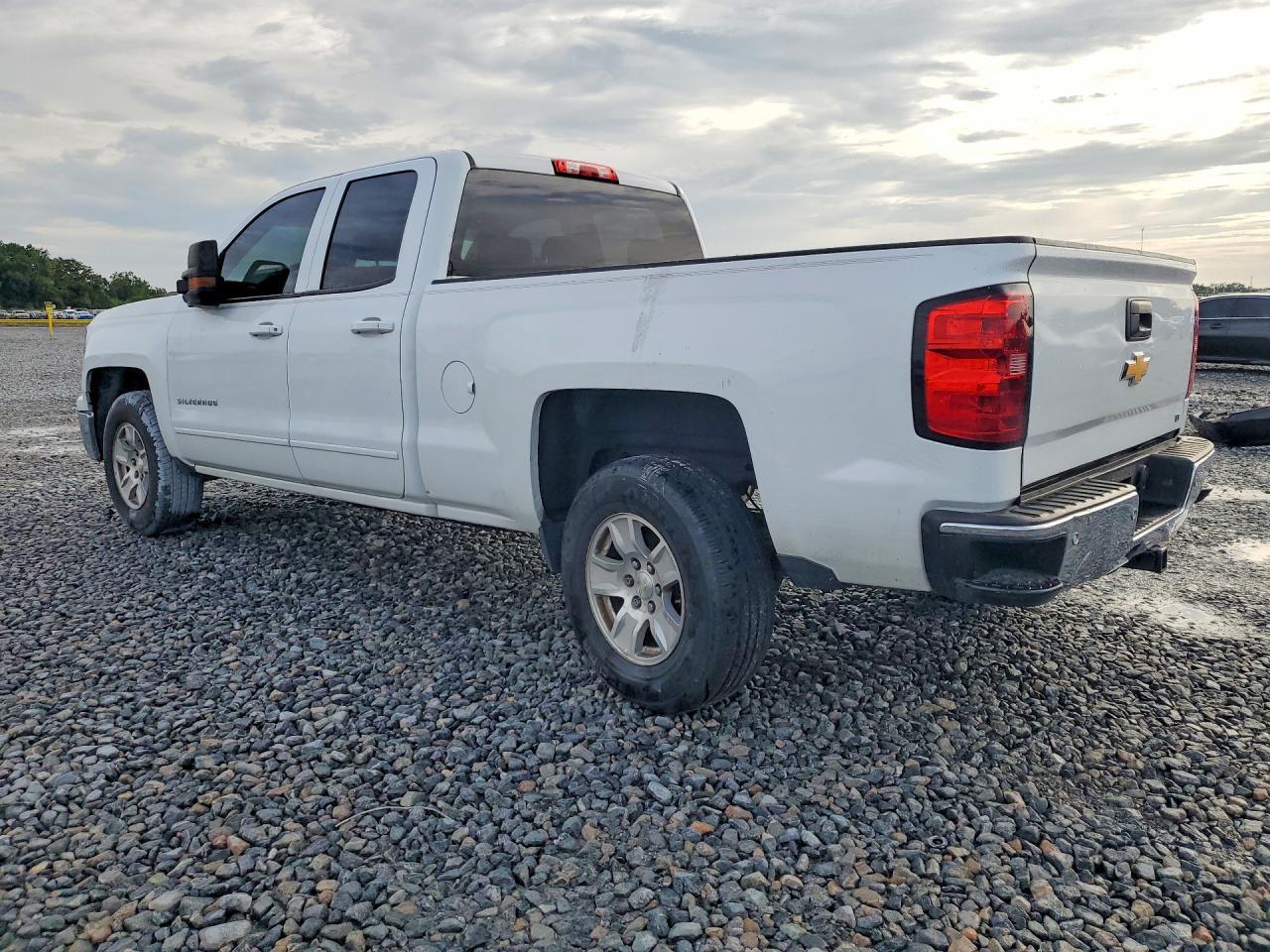 2015 CHEVROLET SILVERADO C1500 LT — Фото 2 из 12