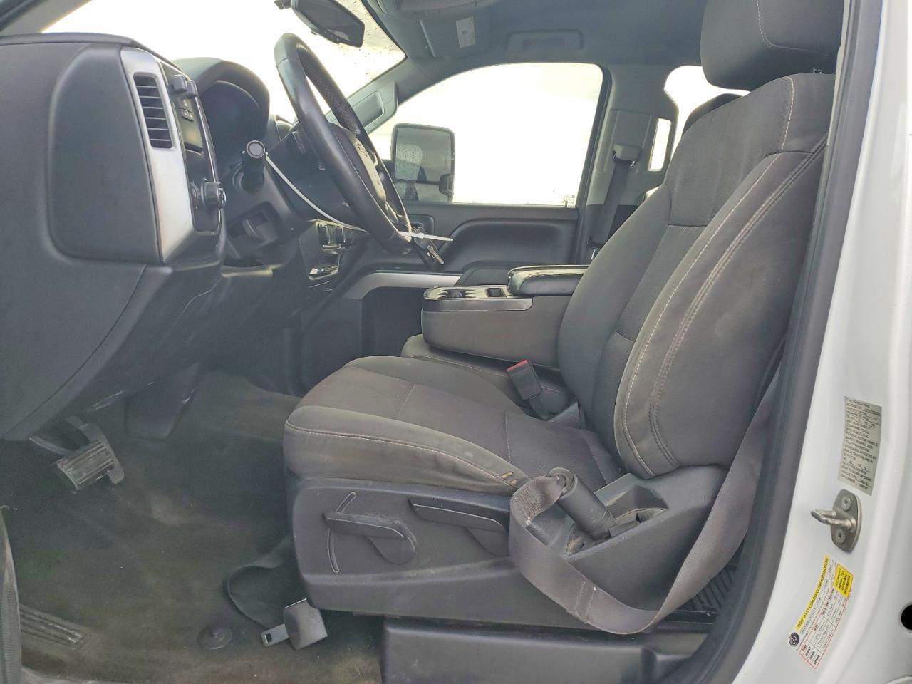 2015 CHEVROLET SILVERADO C1500 LT — Фото 7 из 12