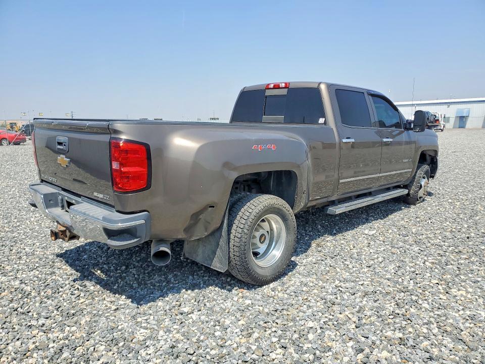 2015 CHEVROLET SILVERADO K3500 LTZ — Фото 3 из 13