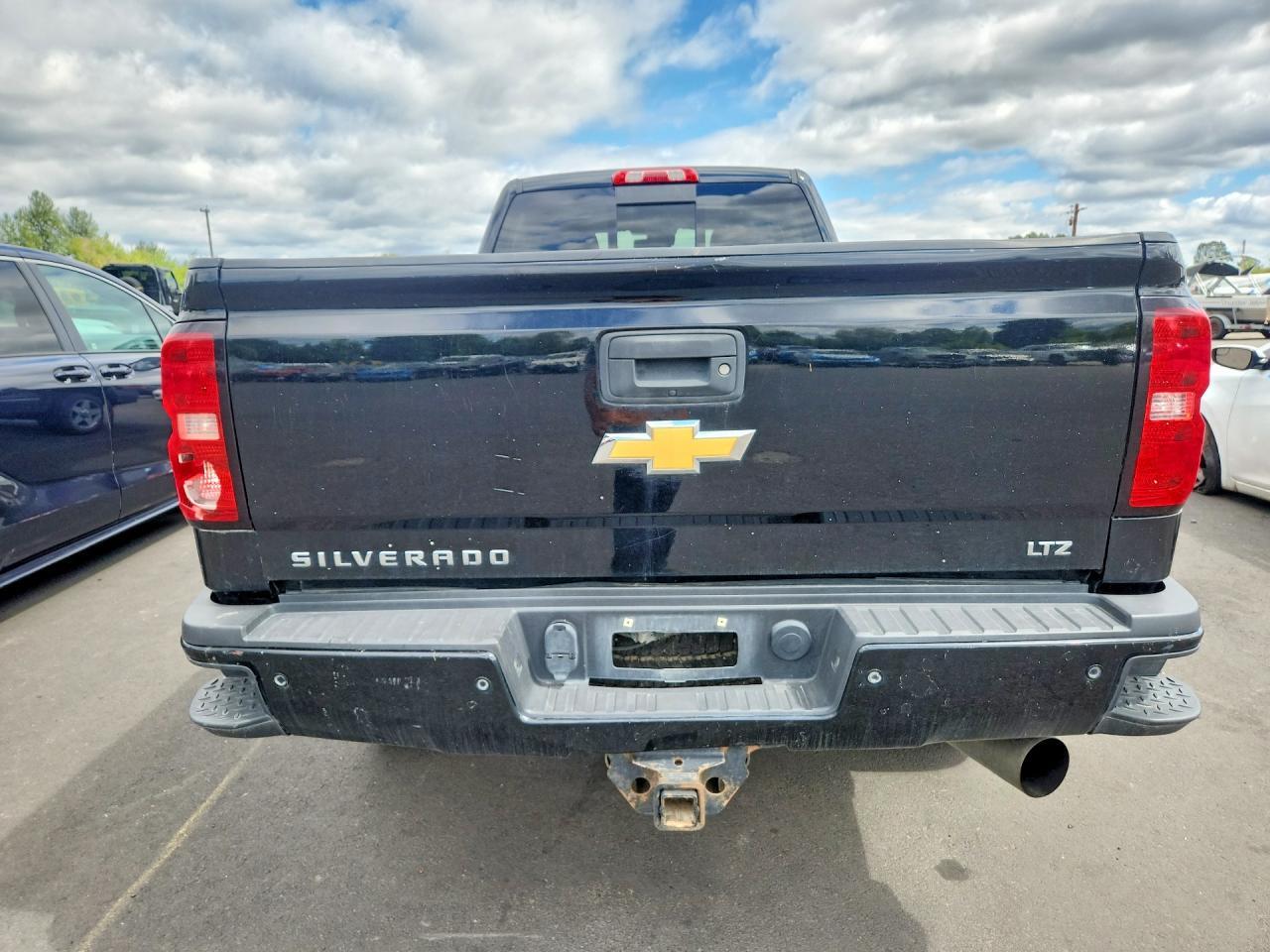 2015 CHEVROLET SILVERADO K2500 HEAVY DUTY LTZ — Фото 6 из 12
