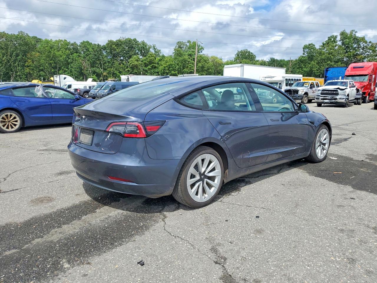 2022 TESLA MODEL 3 — Фото 3 из 12