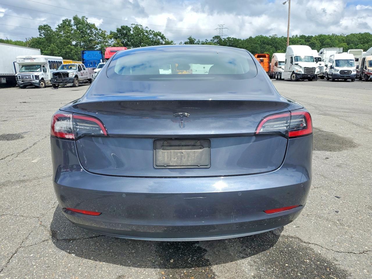 2022 TESLA MODEL 3 — Фото 6 из 12