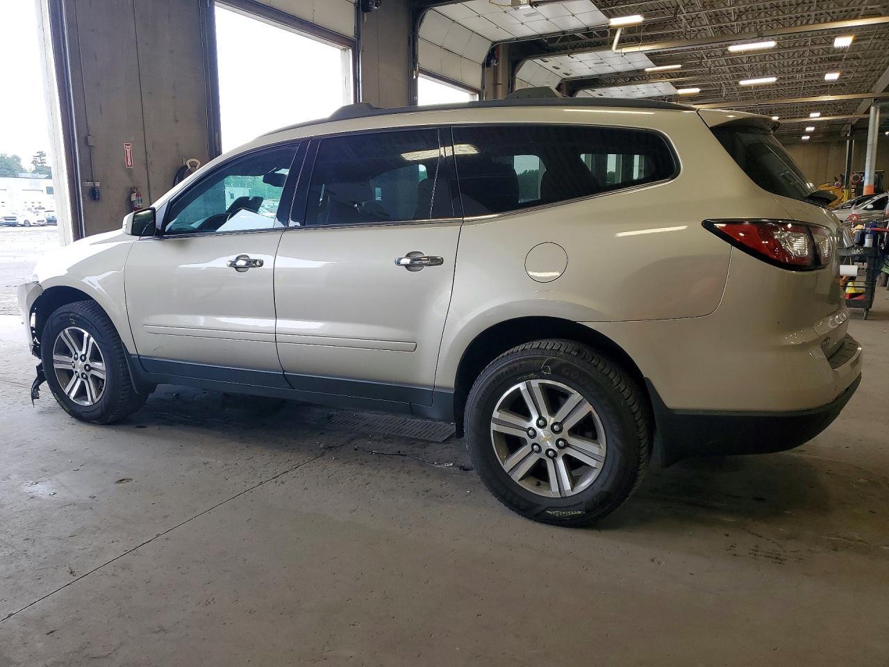 2015 CHEVROLET TRAVERSE LT — Фото 2 из 13