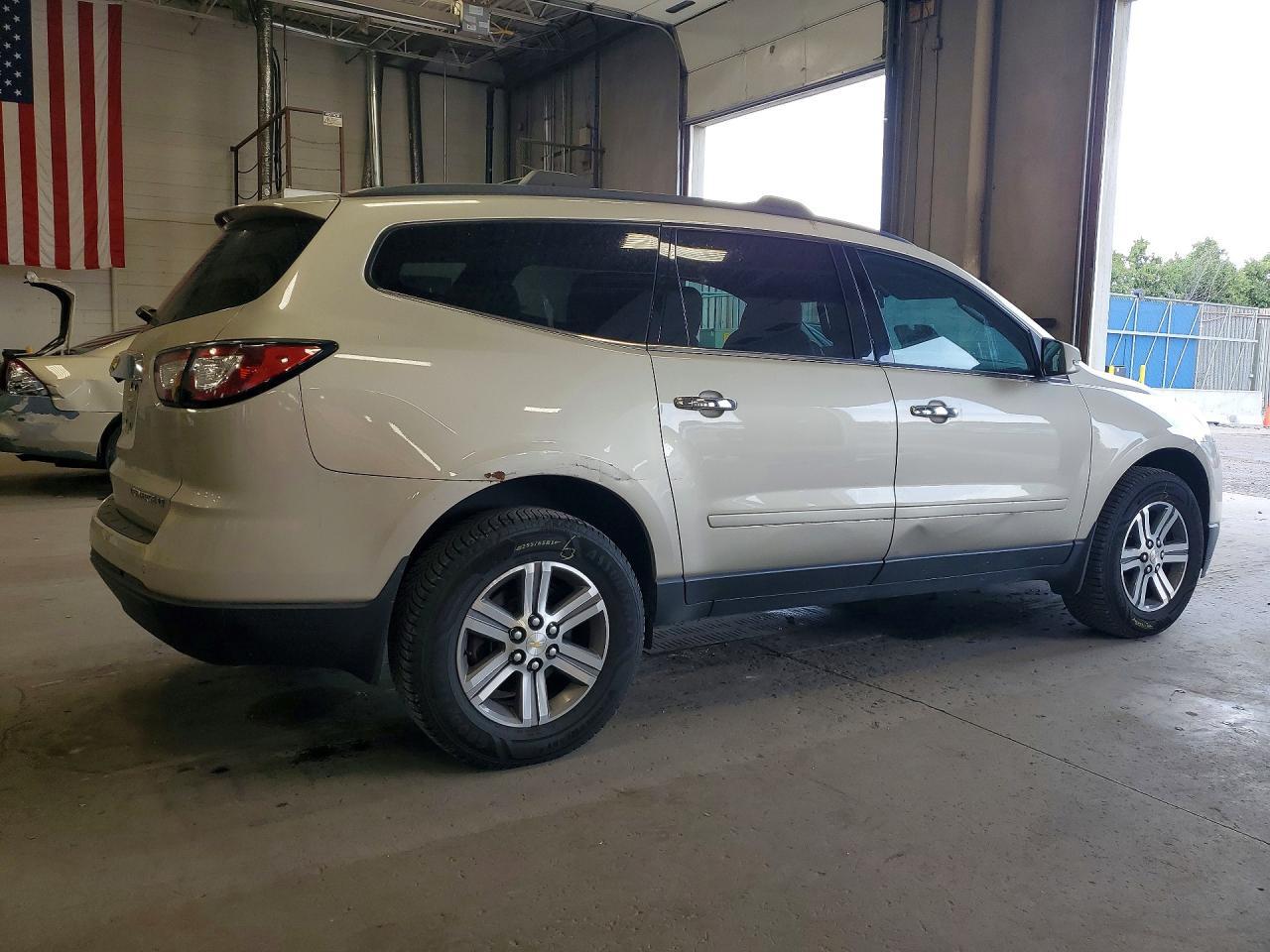 2015 CHEVROLET TRAVERSE LT — Фото 3 из 13