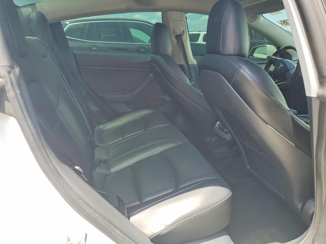 2022 TESLA MODEL 3 — Фото 11 из 14