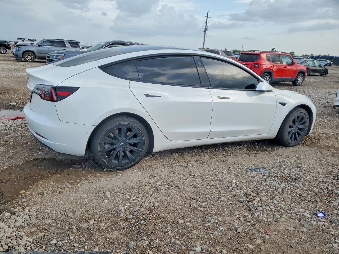 2022 TESLA MODEL 3 — Фото 3 из 14