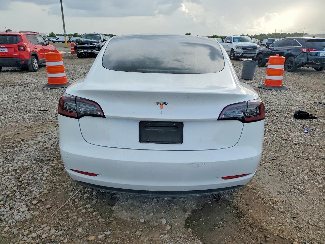 2022 TESLA MODEL 3 — Фото 6 из 14