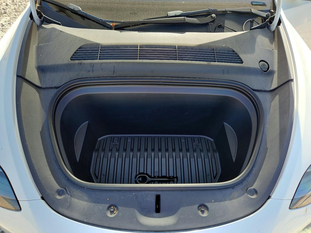 7SAYGDEF9NF457212 2022 TESLA MODEL Y photo no. 12