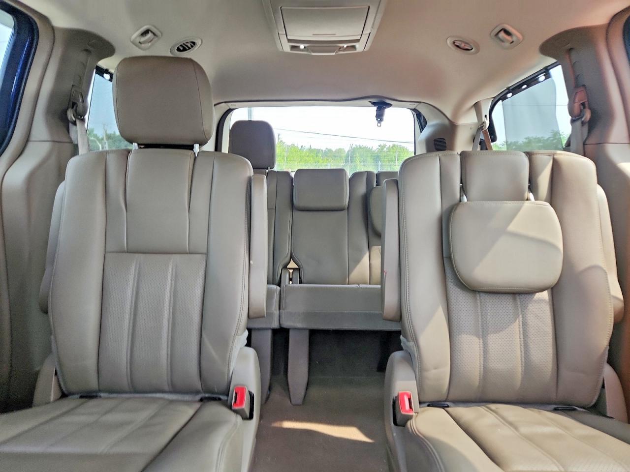 2015 CHRYSLER TOWN & COUNTRY TOURING L — Фото 10 из 14