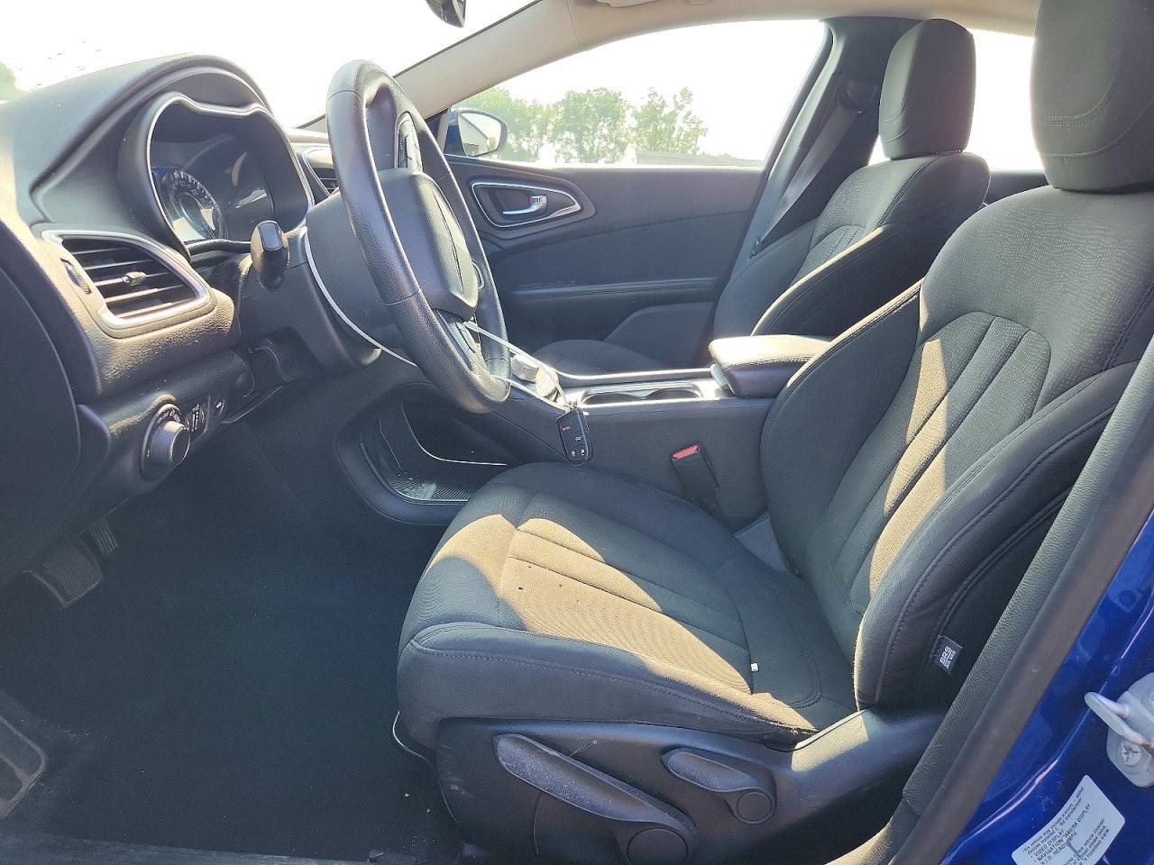 2015 CHRYSLER 200 LIMITED — Фото 7 из 12