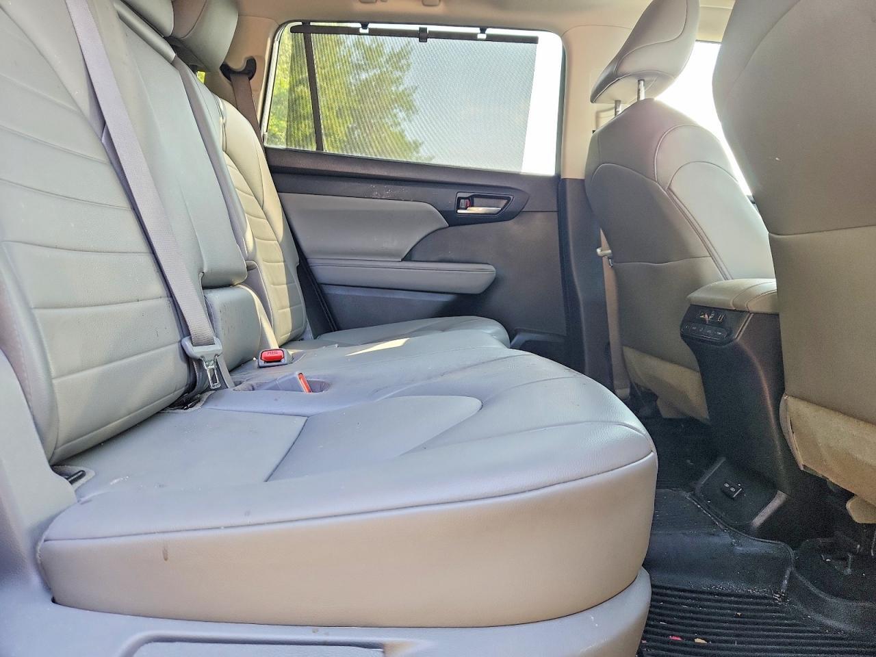2022 TOYOTA HIGHLANDER XLE — Фото 11 из 13