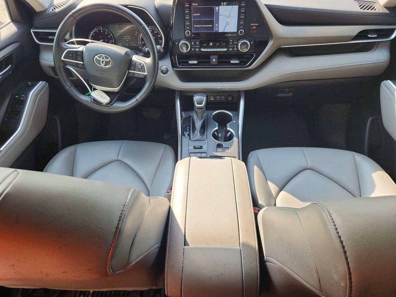 2022 TOYOTA HIGHLANDER XLE — Фото 8 из 13