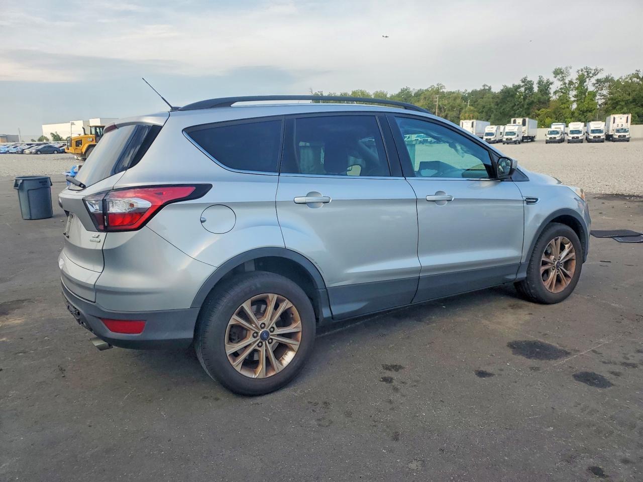 2018 FORD ESCAPE SE — Фото 3 из 13