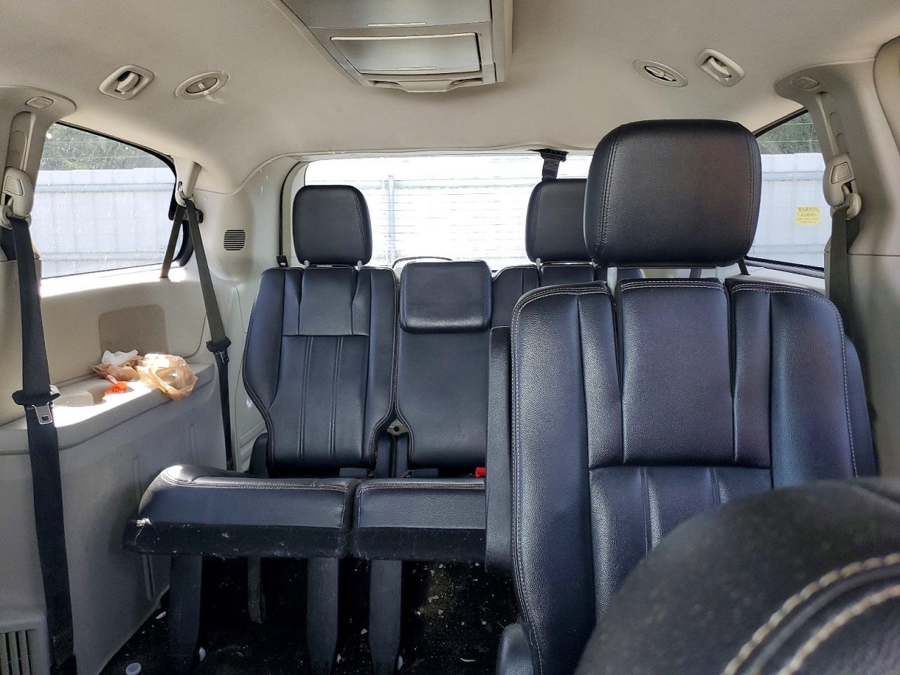 2015 CHRYSLER TOWN & COUNTRY TOURING — Фото 10 из 13