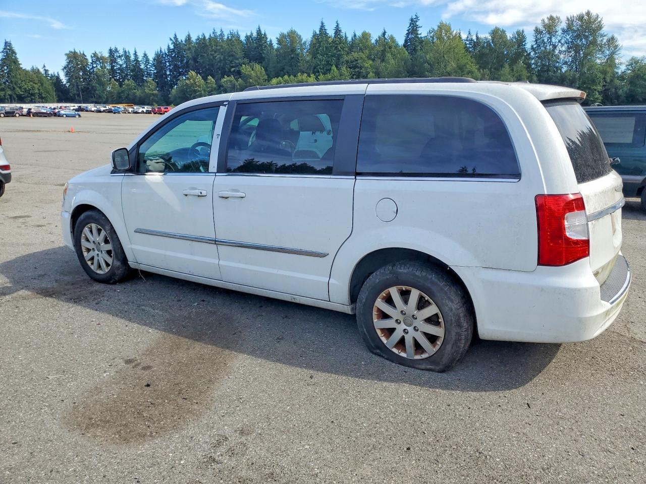 2015 CHRYSLER TOWN & COUNTRY TOURING — Фото 2 из 13