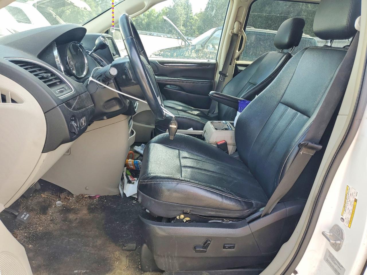 2015 CHRYSLER TOWN & COUNTRY TOURING — Фото 7 из 13