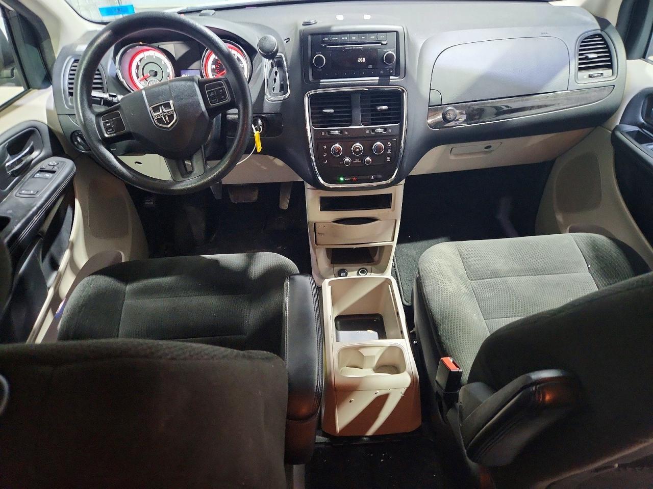 2015 DODGE GRAND CARAVAN SE — Фото 8 из 13
