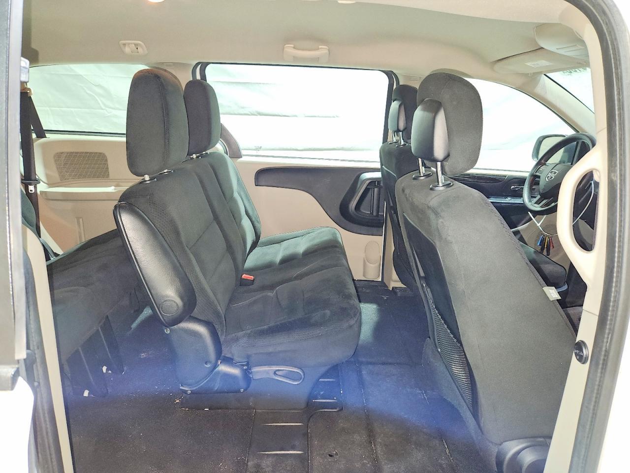 2015 DODGE GRAND CARAVAN SE — Фото 11 из 13