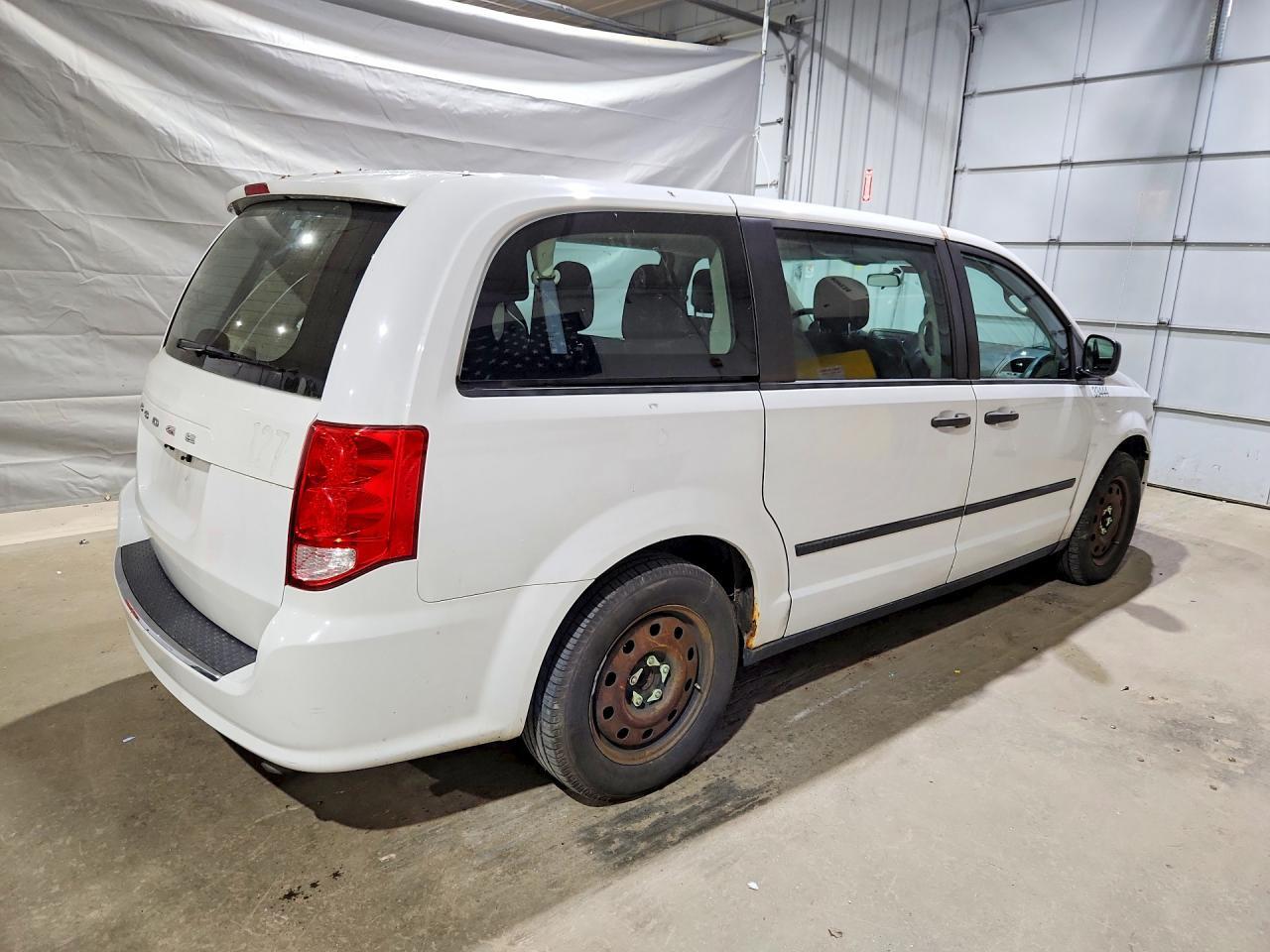 2015 DODGE GRAND CARAVAN SE — Фото 3 из 13